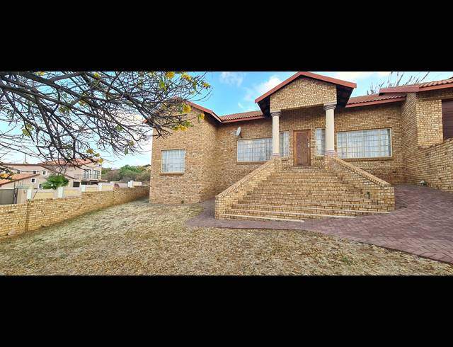 4 BEDROOM FREEHOLD FOR SALE IN CASHAN